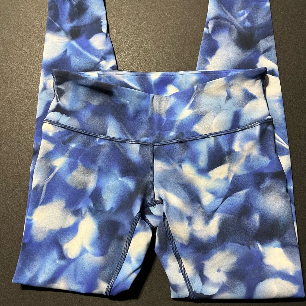 Lululemon Blue Tie Dye Nulu High Rise Leggings Size 6 - Picture 2 of 5
